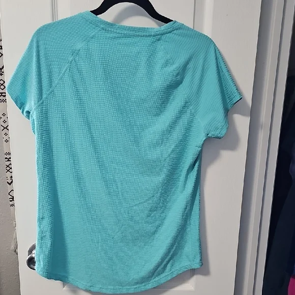 Kirkland Signature Women's Teal Short Sleeve Top - Picture 3 of 3